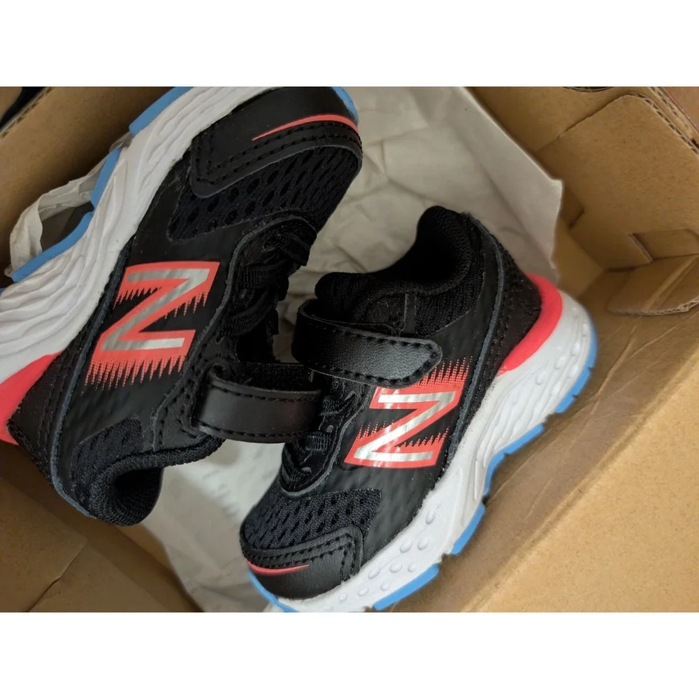 New Balance Kid Shoes Size‎ 2 Infant 680 V6 Hook and Loop Running Shoe